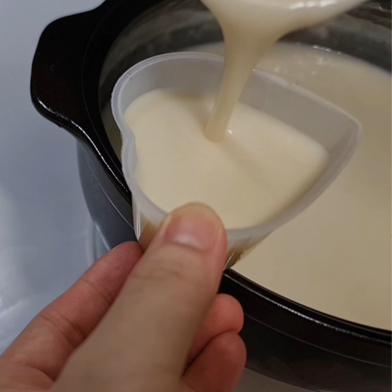 Bước 3 Nấu sữa đậu nành và hỗn hợp béo Tàu hũ đá