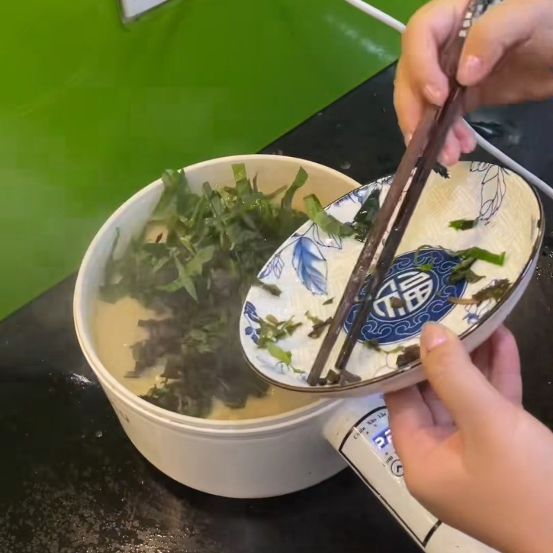 Bước 4 Nấu chuối tán nhuyễn với thịt Chuối nấu đánh nhuyễn