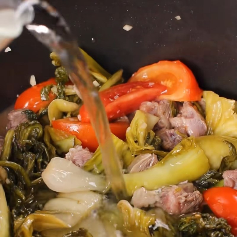 Bước 3 Ninh mềm dẻ sườn bò Dẻ sườn bò nấu dưa chua