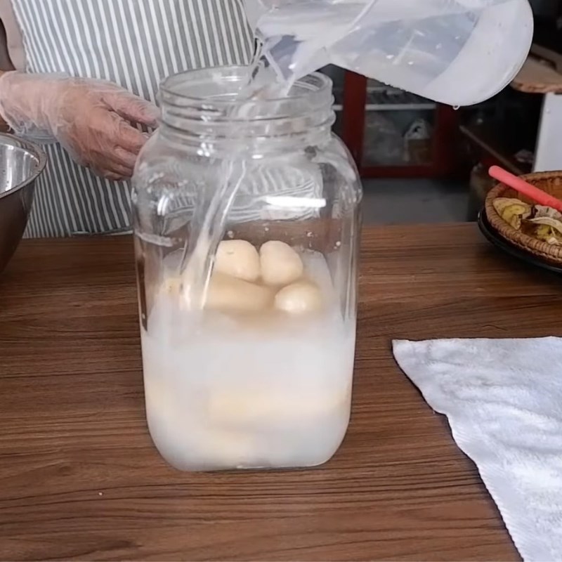 Bước 4 Nuôi giấm mồi và tái sử dụng Giấm nuôi bằng chuối