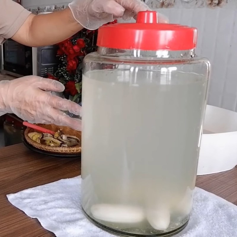 Bước 4 Nuôi giấm mồi và tái sử dụng Giấm nuôi bằng chuối