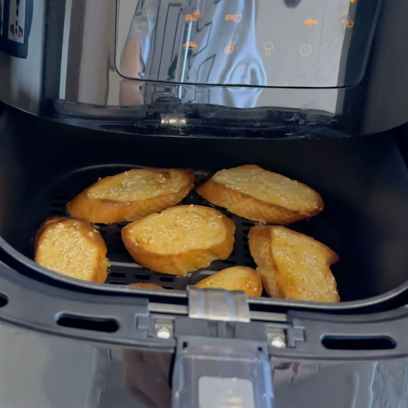 Bước 4 Nướng bánh mì bơ sữa bằng nồi chiên không dầu bánh mì nướng bơ sữa