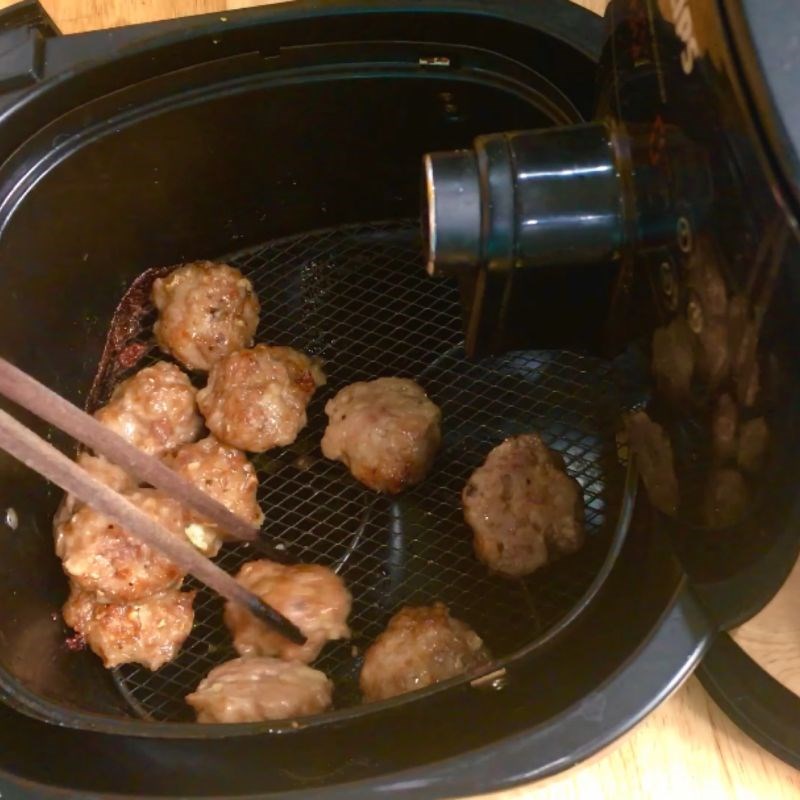 Bước 3 Nướng chả viên bằng nồi chiên không dầu Chả viên nướng