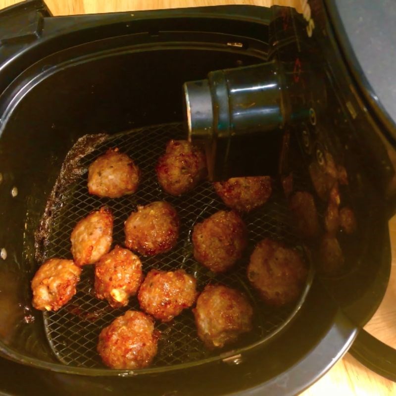 Bước 3 Nướng chả viên bằng nồi chiên không dầu Chả viên nướng