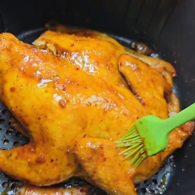 Bước 4 Nướng gà bằng nồi chiên không dầu (hoặc lò nướng) Gà nướng nguyên con