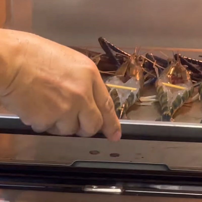 Bước 3 Nướng tôm lần 1 với lò nướng Sốt phô mai nướng tôm