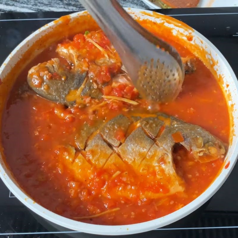 Bước 5 Om cá chim sốt cà chua Cá chim sốt cà chua