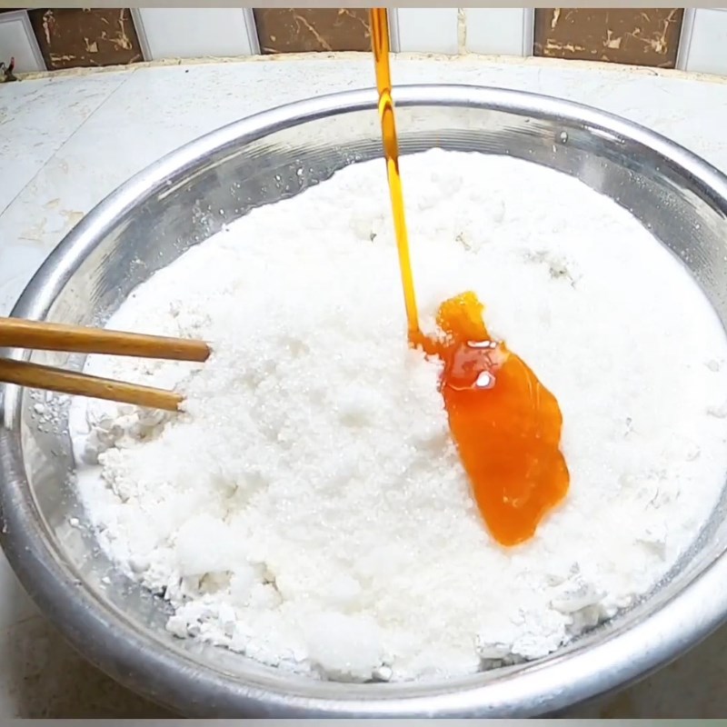 Bước 2 Pha bột chuối chiên giòn lâu Bánh chuối chiên bằng bột gạo