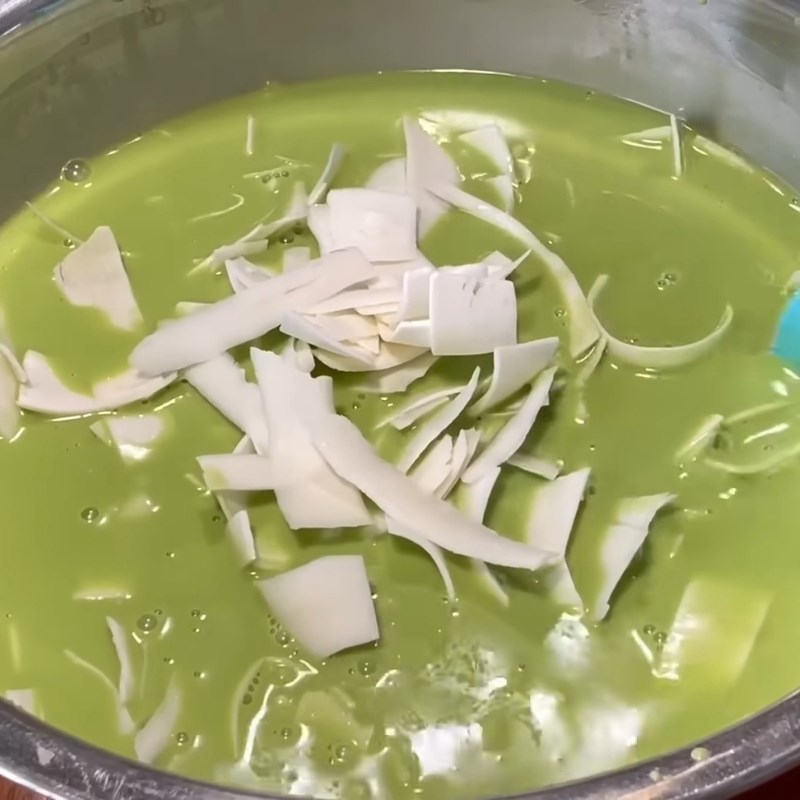Bước 3 Pha bột lớp lá dứa Bánh khoai mì hấp