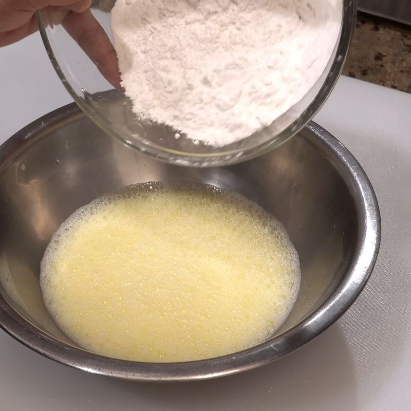 Bước 7 Pha bột tempura Tôm chiên tempura