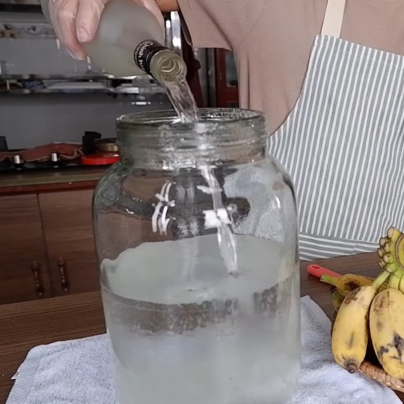 Bước 2 Pha chế keo giấm cái Giấm nuôi bằng chuối