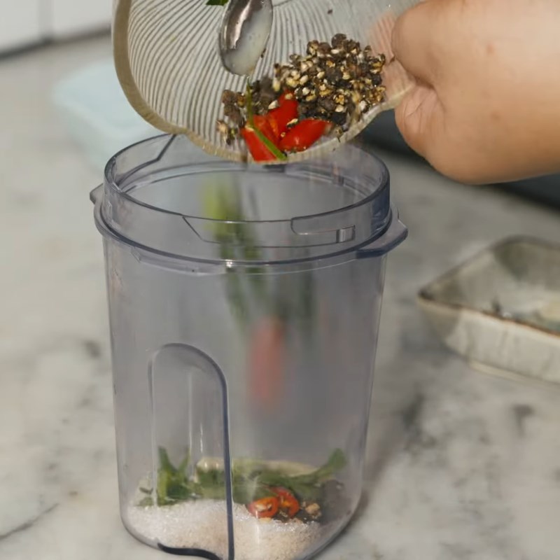 Bước 2 Pha chế nước chấm chân gà sốt Thái Nước chấm chân gà sốt Thái