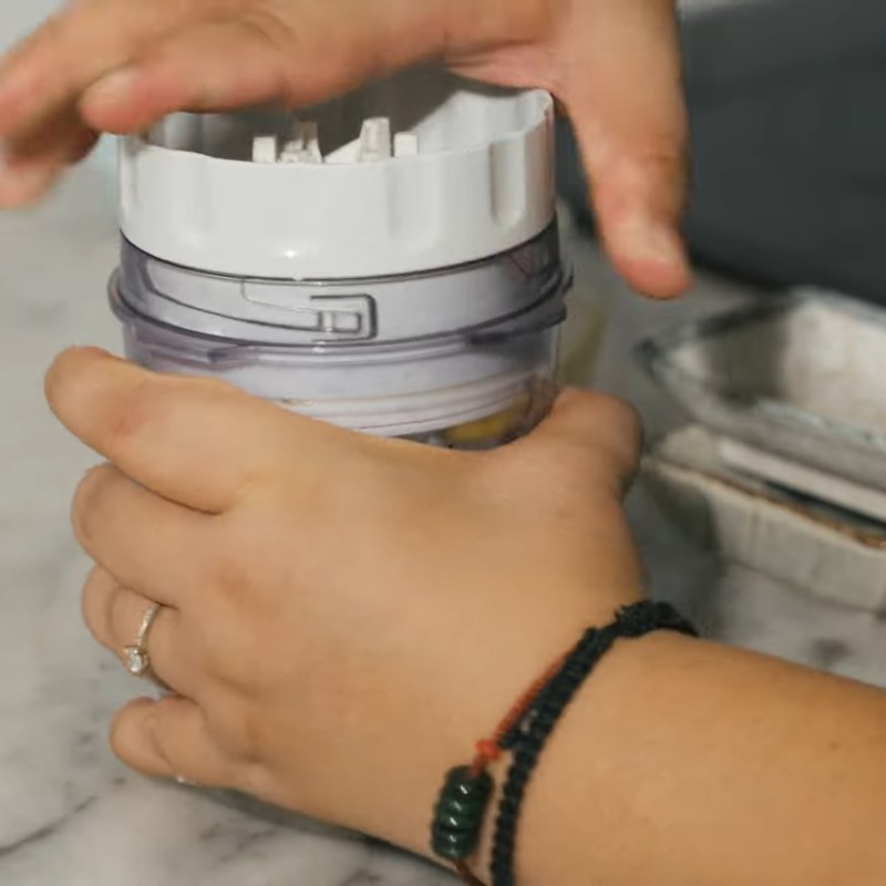 Bước 2 Pha chế nước chấm chân gà sốt Thái Nước chấm chân gà sốt Thái