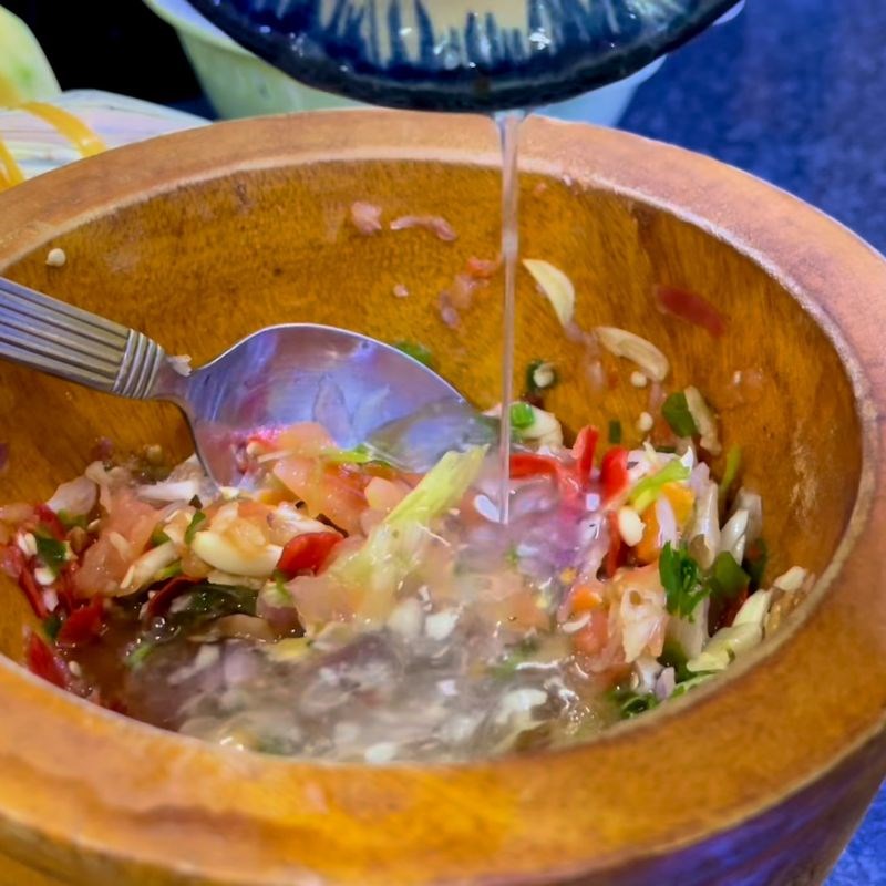 Bước 2 Pha chế nước sốt Thái chua cay đậm đà Tré trộn