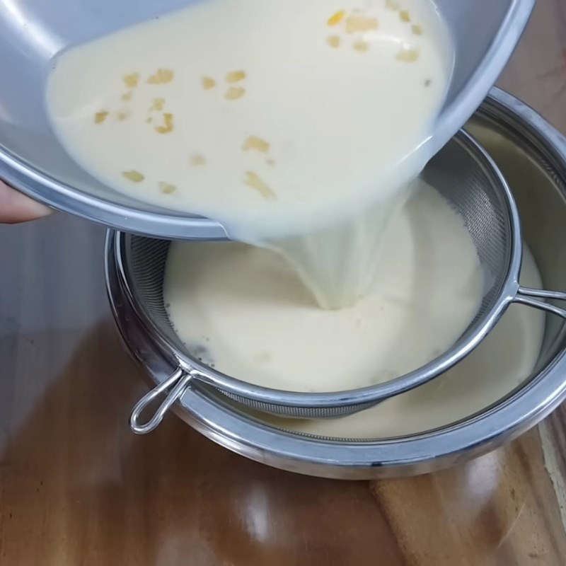 Bước 2 Pha hỗn hợp trứng sữa mịn màng Bánh flan công thức kinh doanh