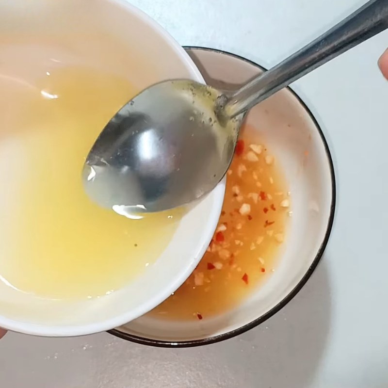 Bước 4 Pha nước mắm trộn gỏi Gỏi bò rau muống