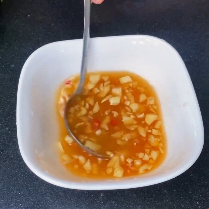 Bước 5 Pha nước mắm trộn gỏi và muối ớt chấm gà Cháo gà nguyên con