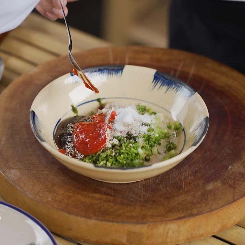 Bước 2 Pha nước sốt ướp cá hấp xì dầu Cá hấp giấy bạc