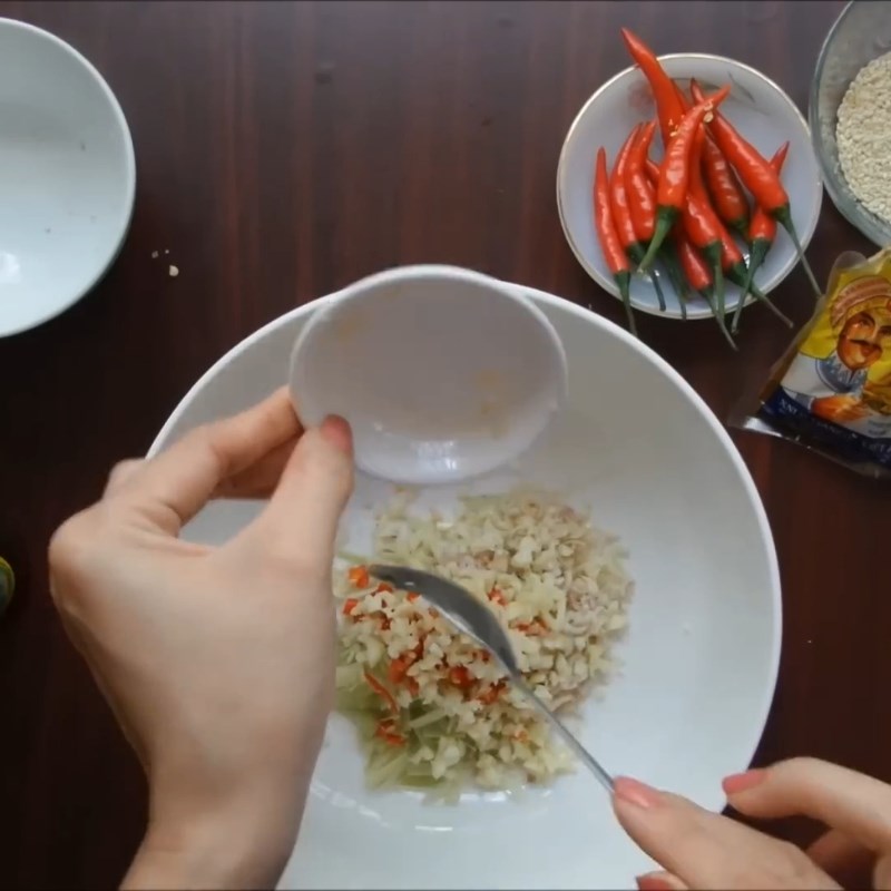 Bước 3 Pha nước ướp thịt lợn sấy khô thịt lợn sấy khô