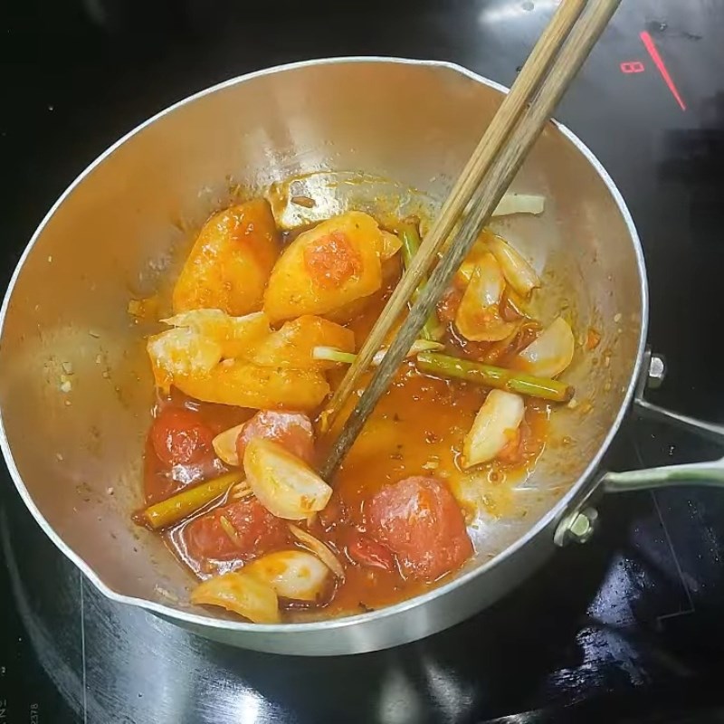 Bước 1 Phi thơm gia vị tạo nền Nước lẩu thập cẩm