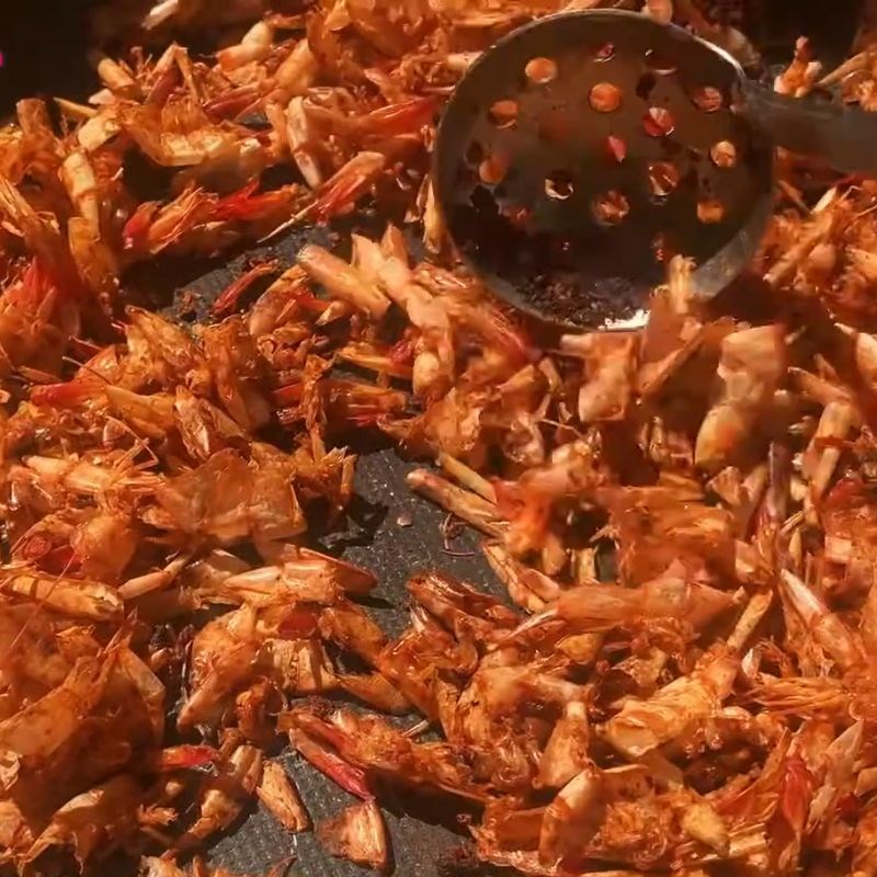 Bước 6 Phơi nắng và làm muối tôm Tôm khô bằng nồi chiên không dầu