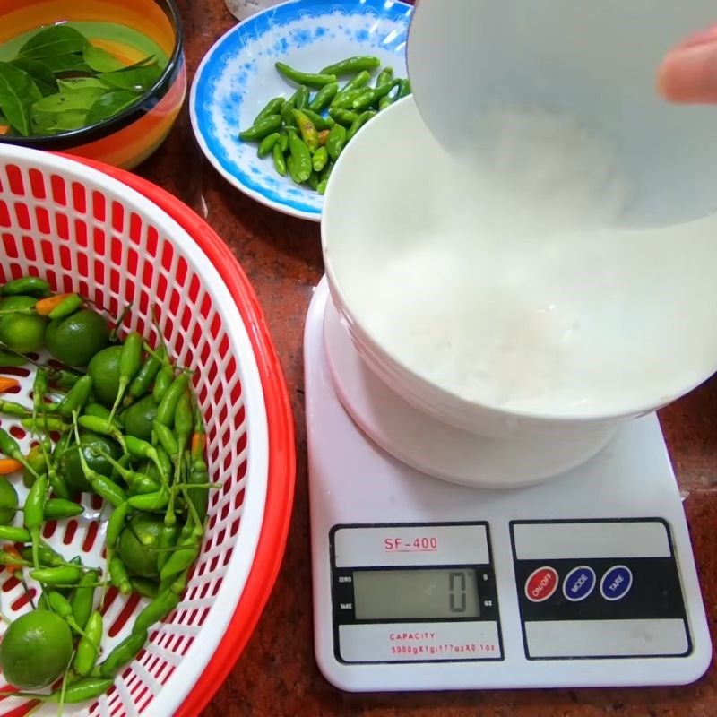 Bước 2 Bí quyết pha chế nước cốt và định lượng gia vị Muối ớt xanh chấm gà