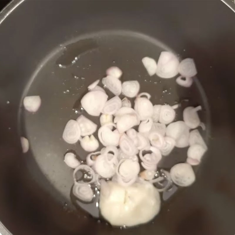 Bước 3 Rang tép khô với khế chua Tép khô rang khế