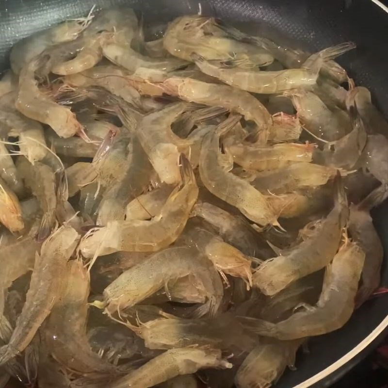 Bước 3 Rang tôm cho chín (Rang thay vì luộc) Tôm khô bằng nồi chiên không dầu