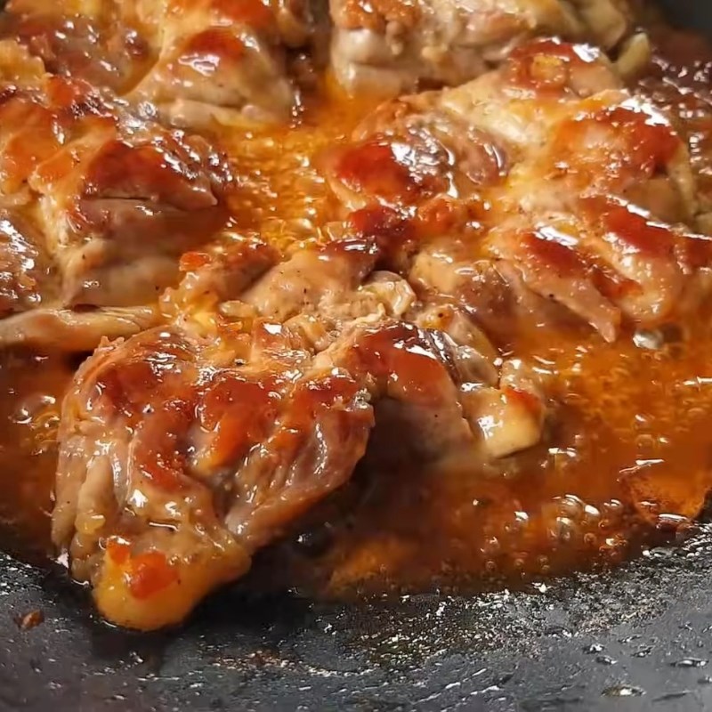 Bước 5 Rim gà với sốt Gà xào chua ngọt