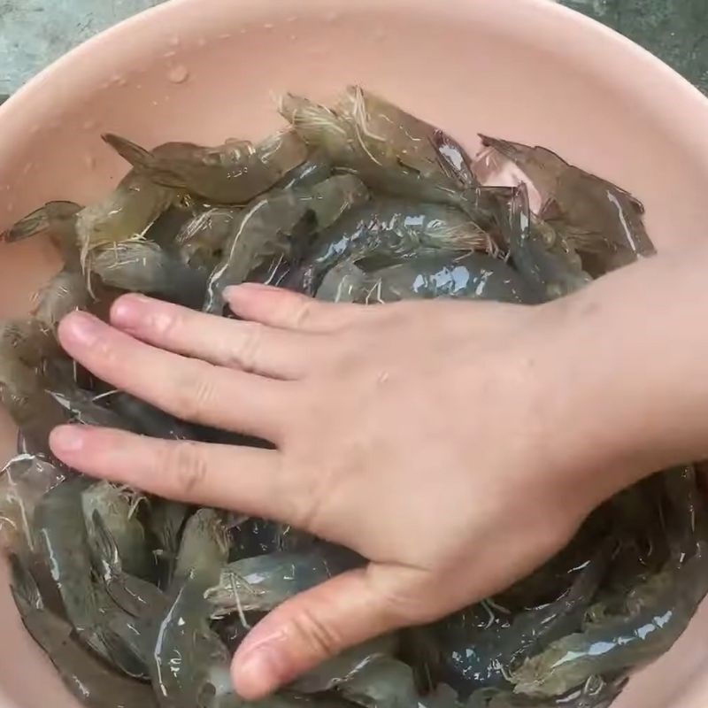 Bước 2 Rửa sạch và ướp tôm Tôm khô bằng nồi chiên không dầu