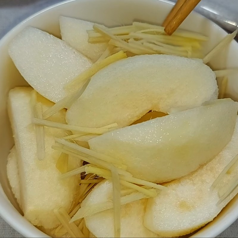 Bước 2 Sắp xếp và thêm gia vị Lê chưng trị ho cho người lớn