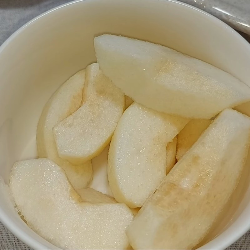 Bước 2 Sắp xếp và thêm gia vị Lê chưng trị ho cho người lớn