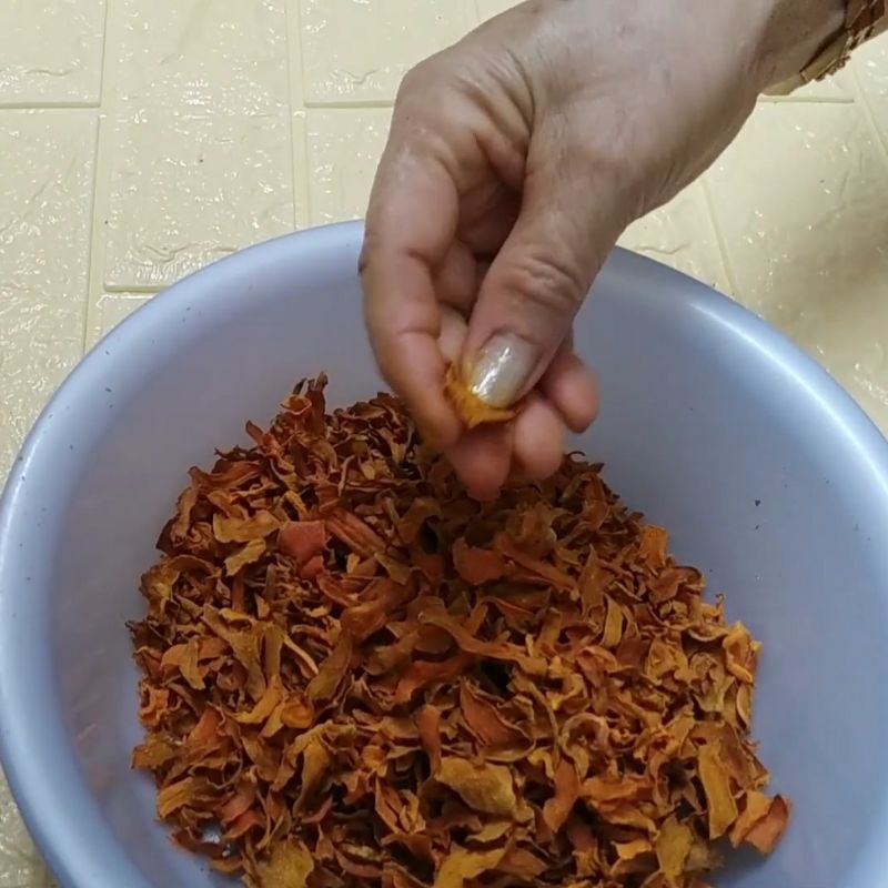 Bước 2 Sấy khô nghệ với nồi chiên không dầu Bột nghệ khô