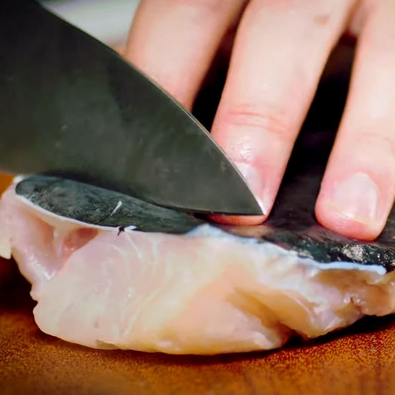 Bước 1 Sơ chế cá lăng Cá lăng nấu mẻ