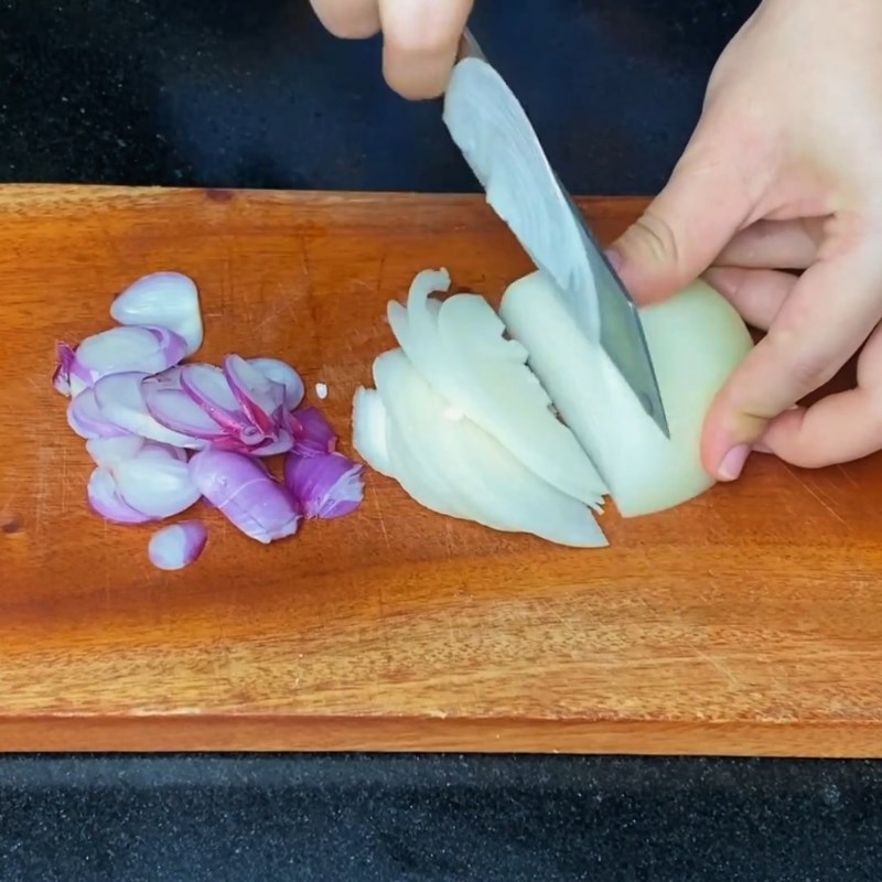 Bước 4 Sơ chế các nguyên liệu khác Cháo gà nguyên con