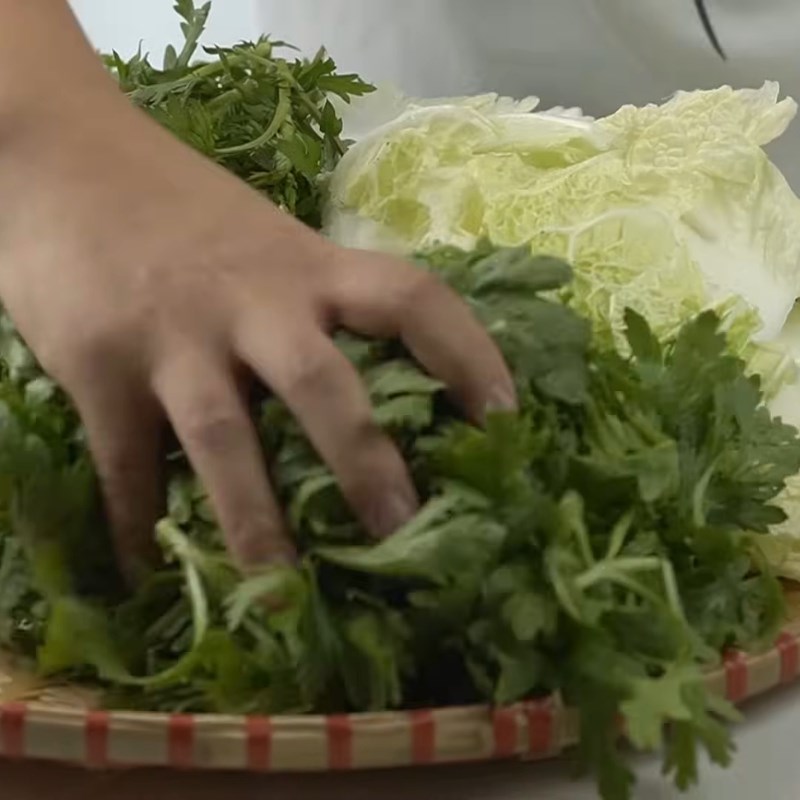 Bước 2 Sơ chế các nguyên liệu khác Lẩu gà miền Bắc