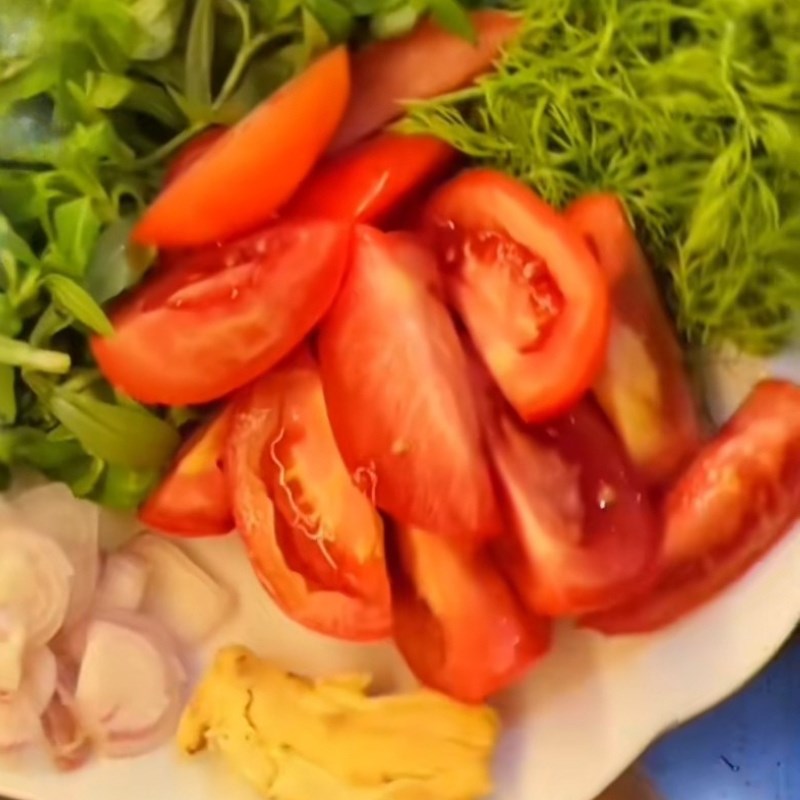 Bước 2 Sơ chế các nguyên liệu khác Canh cá dọc mùng mẻ