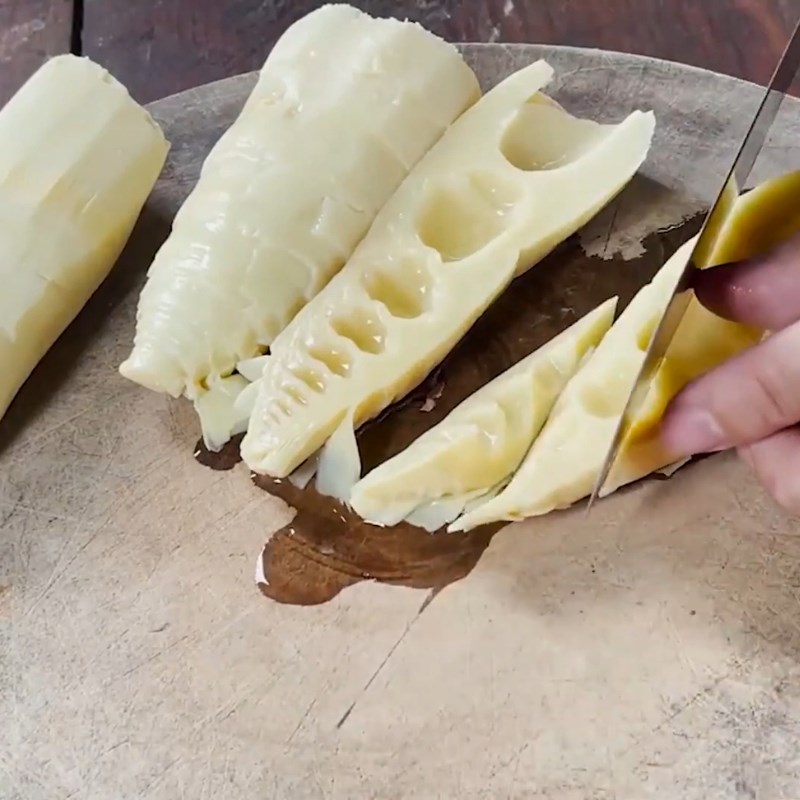 Bước 2 Sơ chế các nguyên liệu khác Lẩu gà lá é Đà Lạt