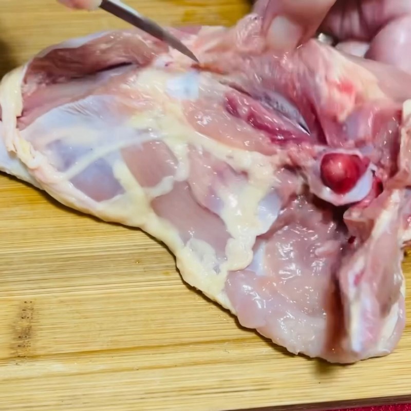 Bước 1 Sơ chế gà và nấm hương Giò gà nấm hương