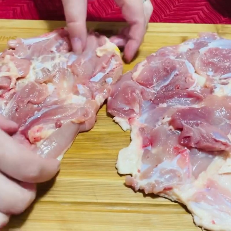 Bước 1 Sơ chế gà và nấm hương Giò gà nấm hương