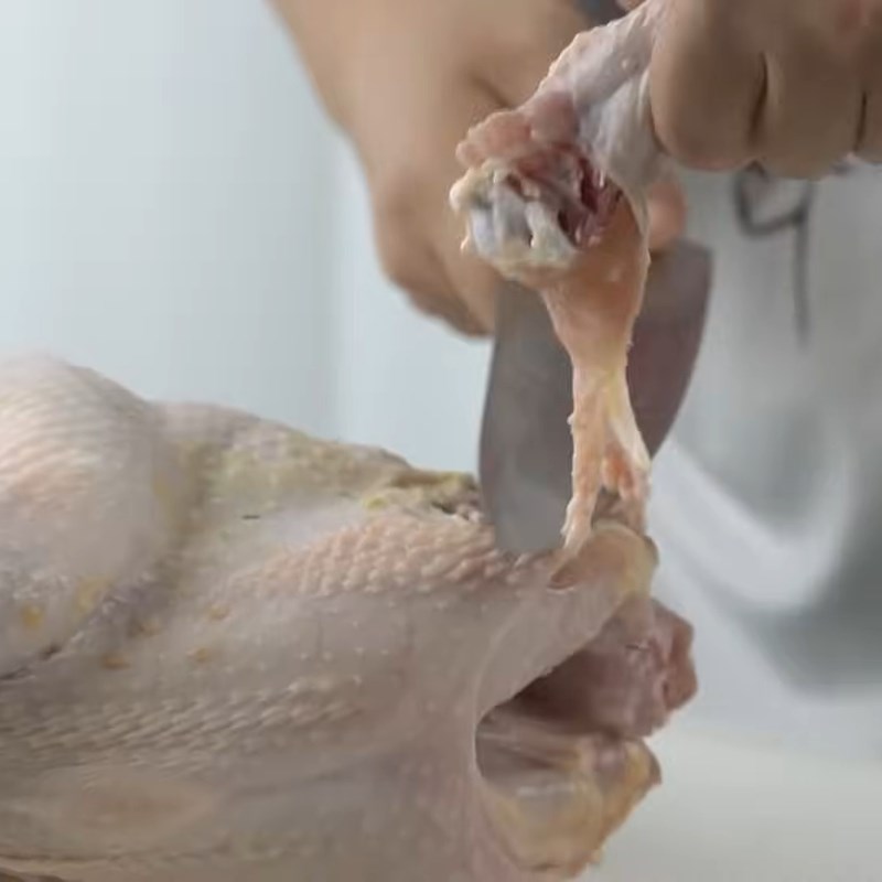 Bước 1 Sơ chế gà Lẩu gà miền Bắc