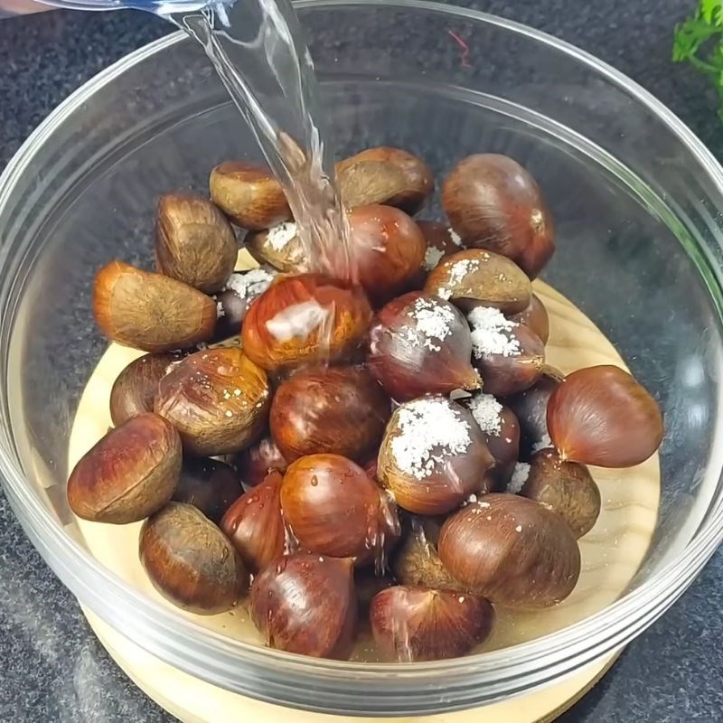 Bước 1 Sơ chế hạt dẻ tươi Hạt dẻ luộc