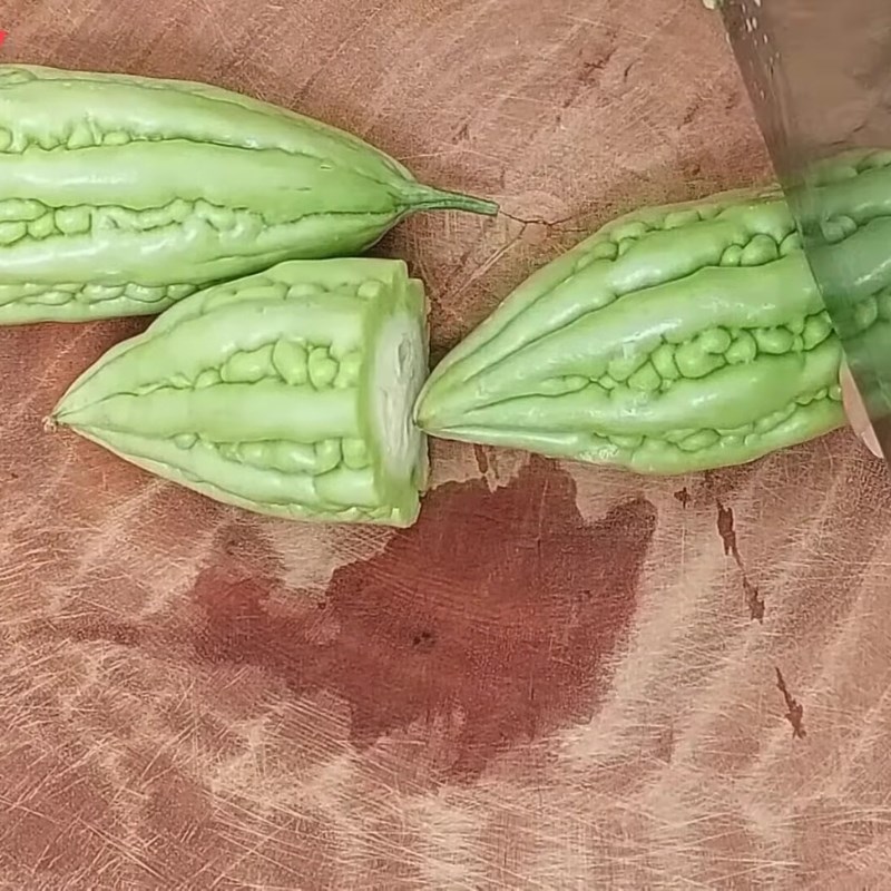 Bước 3 Sơ chế khổ qua và nhồi nhân Khổ qua hầm chay