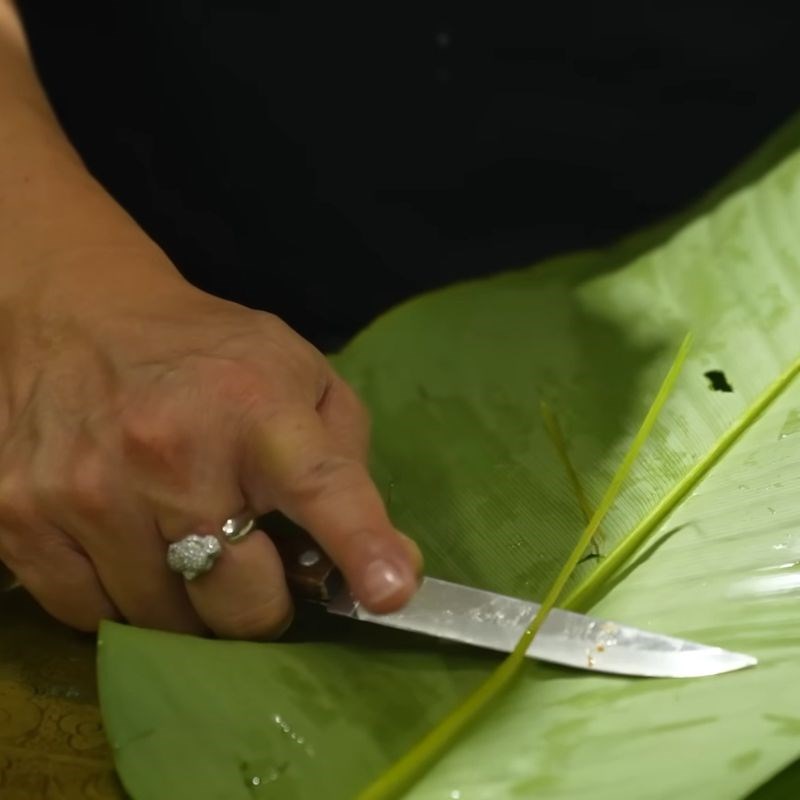 Bước 4 Sơ chế lá dong Bánh chưng bằng khuôn thông minh
