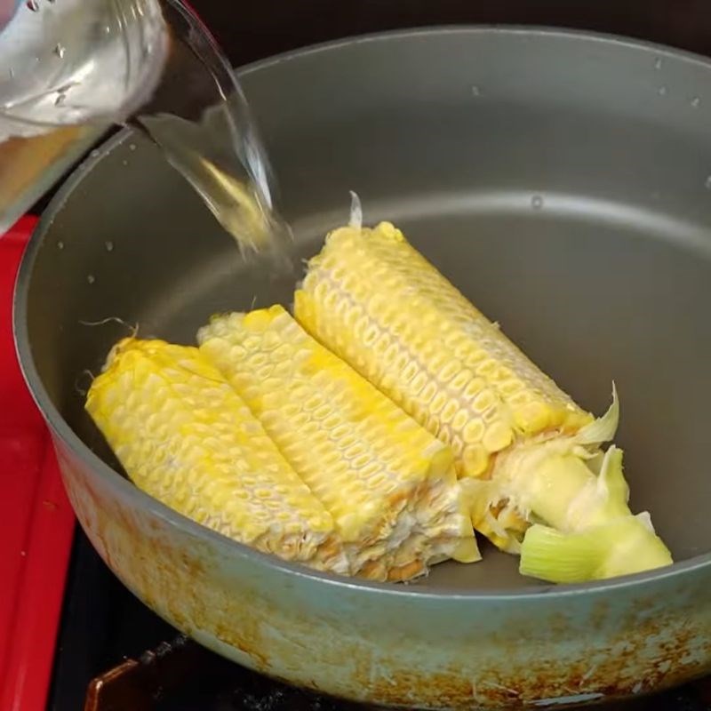 Bước 1 Sơ chế ngô Xôi ngô ngọt nước cốt dừa bằng xửng hấp