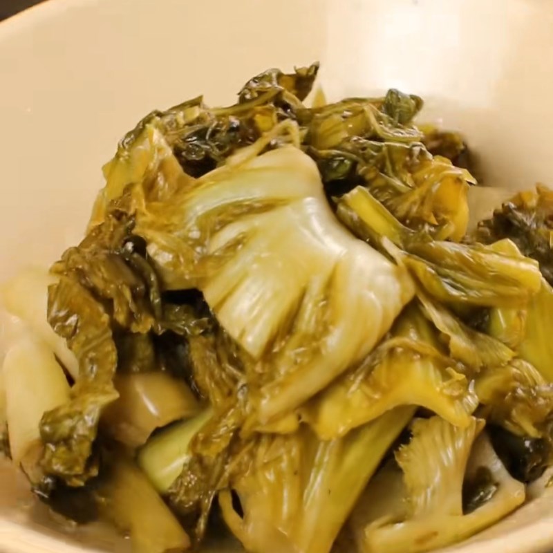 Bước 1 Sơ chế nguyên liệu Dẻ sườn bò nấu dưa chua