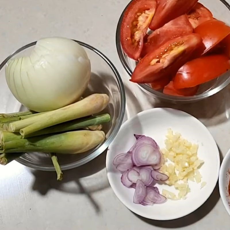 Bước 1 Sơ chế nguyên liệu Lẩu cua Cà Mau