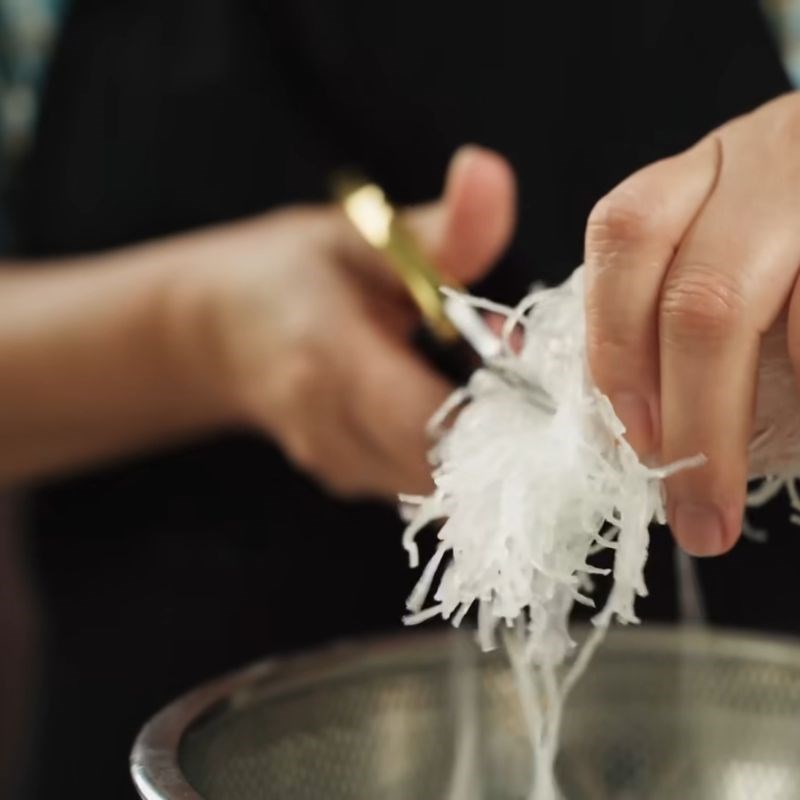 Bước 1 Sơ chế nguyên liệu làm chả giò chay Chả giò chay khoai môn đậu xanh