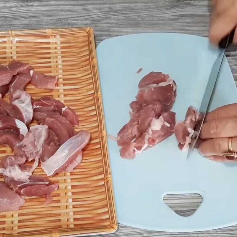 Bước 1 Sơ chế nguyên liệu làm pate thịt heo Pate thịt heo