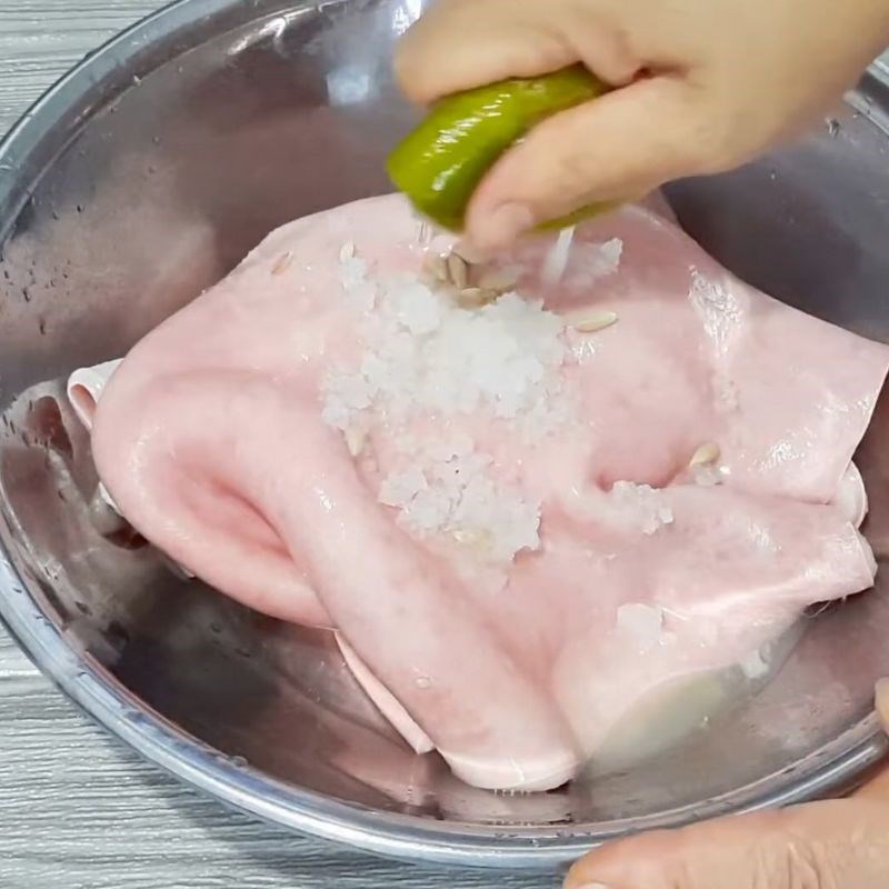 Bước 1 Sơ chế nguyên liệu làm pate thịt heo Pate thịt heo